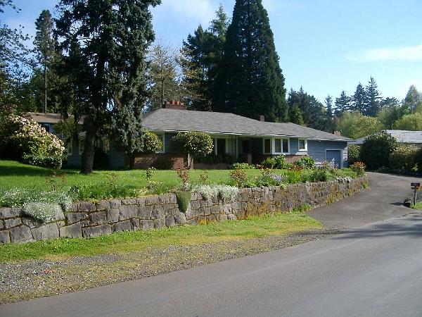 House 4.03 00002_2.jpg - The southern exposure, before anything is done.